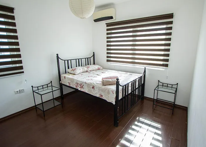 Rix Palm Apartments